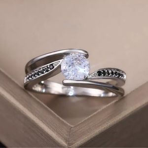 Round Cut Cubic Zirconia Wedding Rings Luxury 925 Silver Jewelry Women